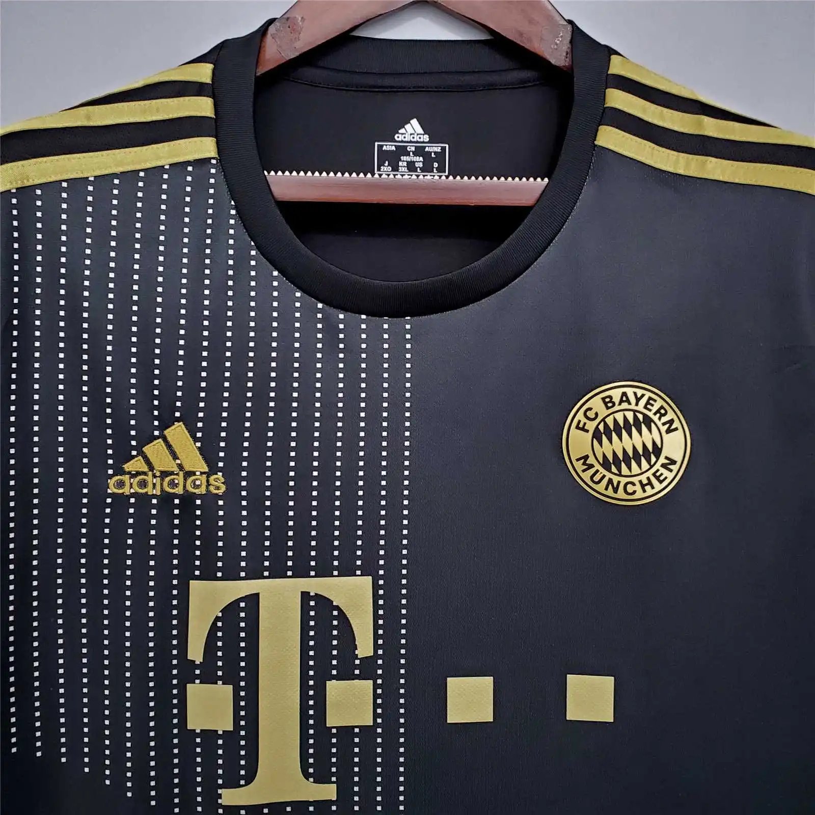 Bayern Munich Retro Jersey Away Soccer Shirt 2021/22