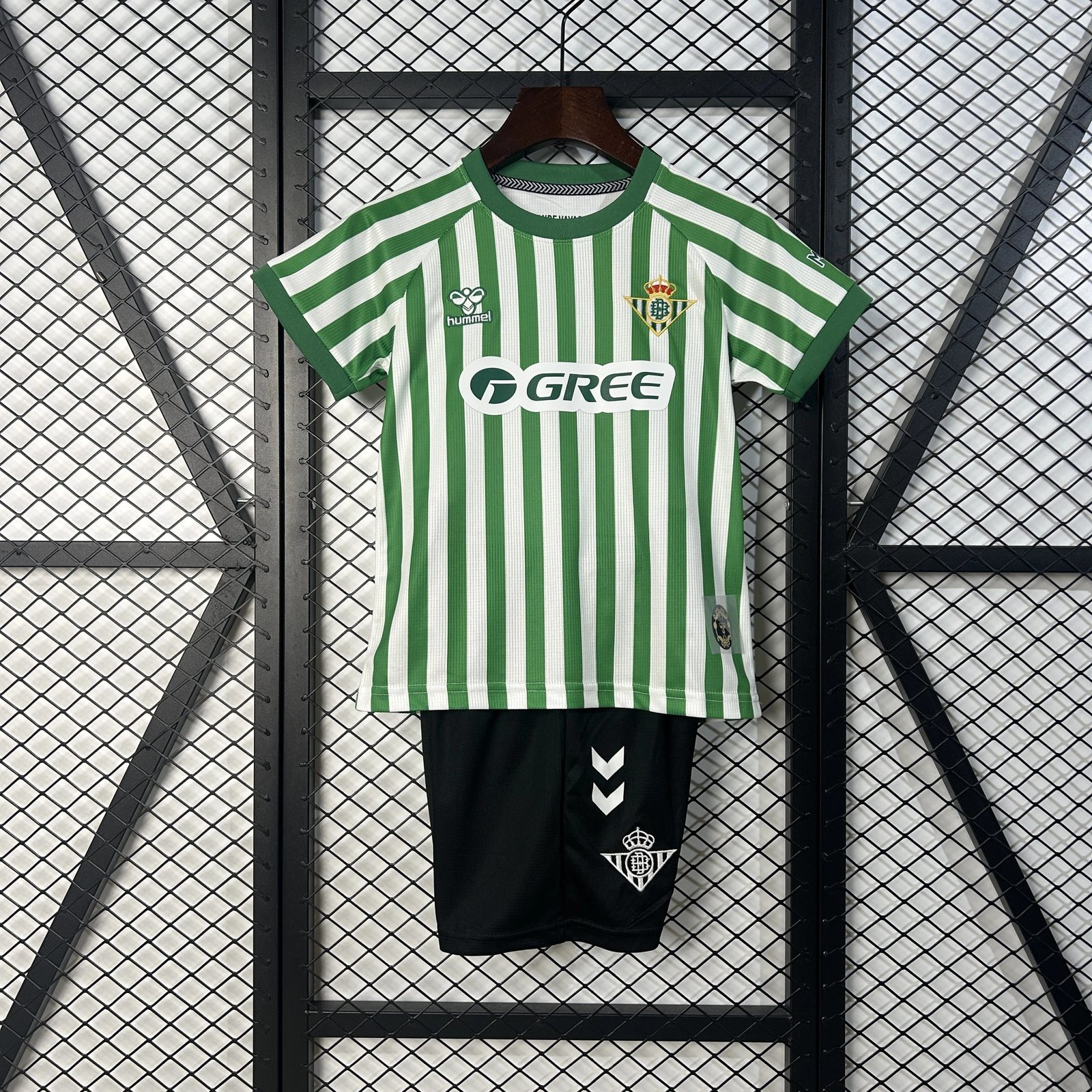 Real Betis  the Conference League Final Kids Kit Jersey+Shorts 2024/25