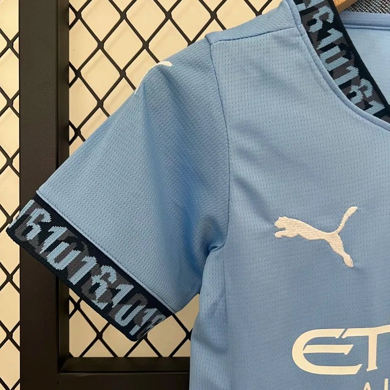 111f21a24e2b90286539fb61d2c643058bc17471 Manchester City Home Kids Kit Jersey+Shorts 2024/25