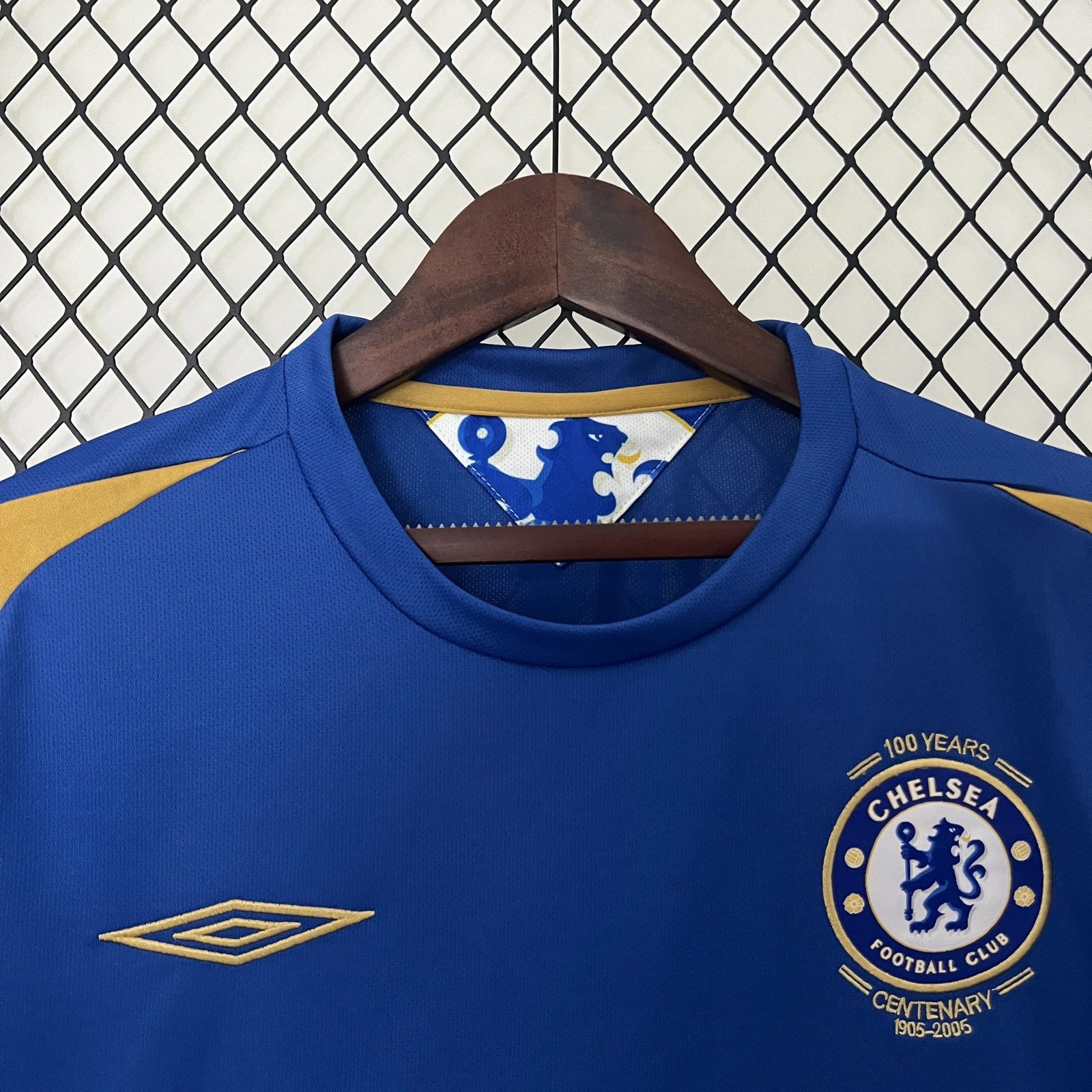 Chelsea Retro Football Jersey Home Shirt 2005-06