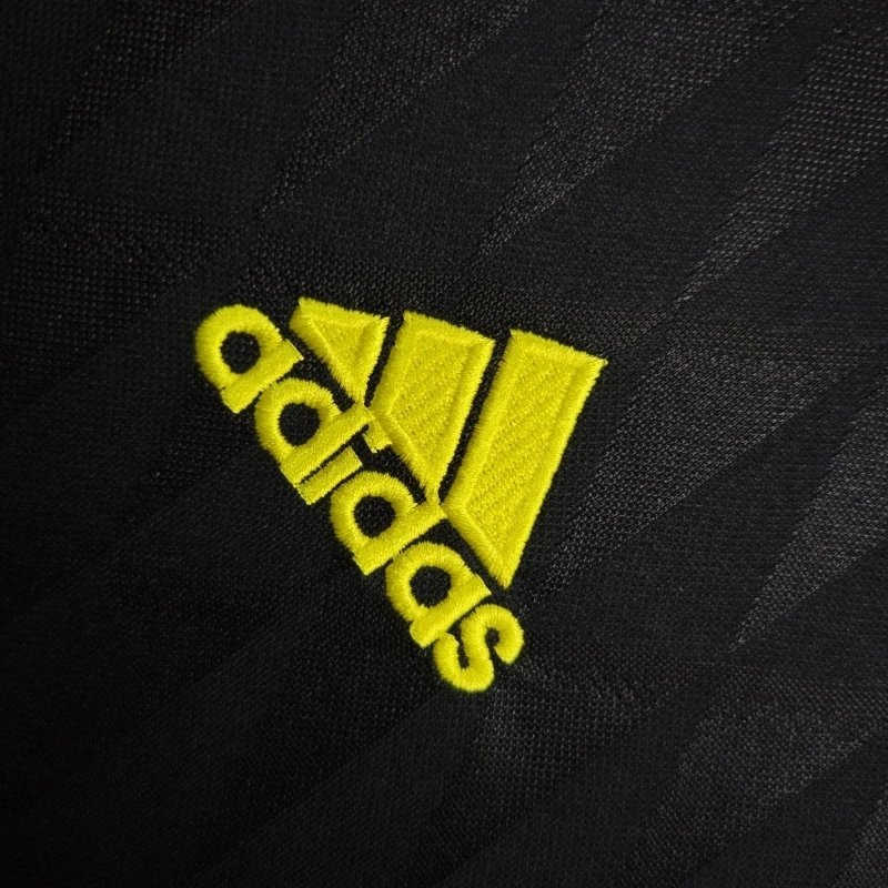 5ba29b2fe1c26dcc9241e425652b2ed0248fa198 Liverpool Retro Football Jersey Away Custom Shirt 2010/11